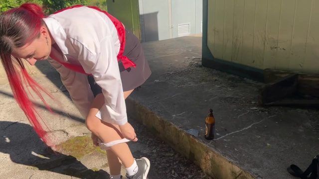 Komşunun Mezun Kızını Yakalayıp Götüne Şişe Soktum